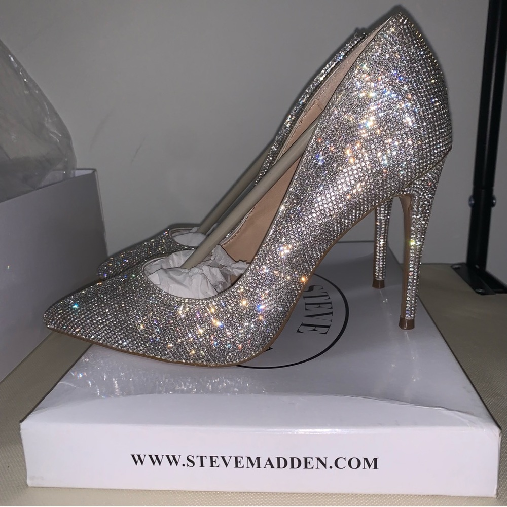 Steven Madden Daisie Crystals Pumps Size 8.